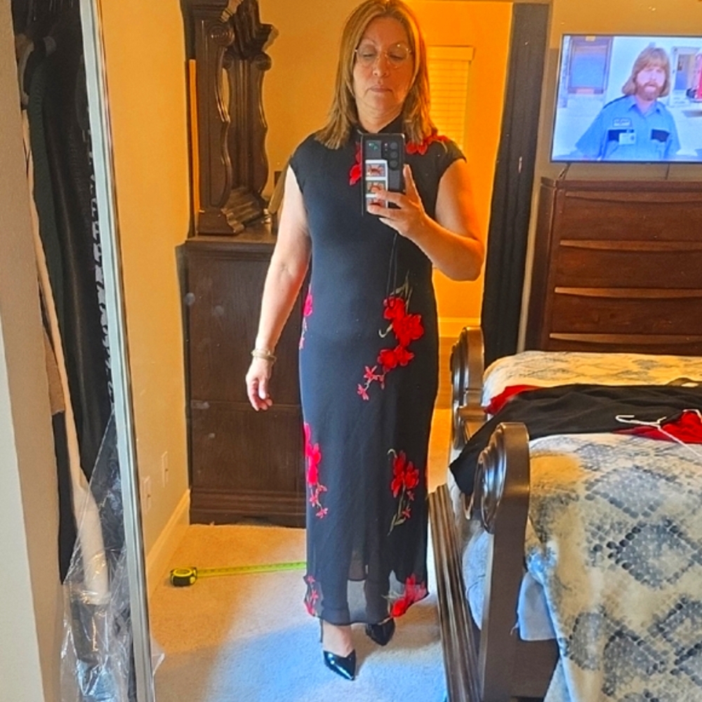 Jessica Howard Black and Red Sleeveless Sheath Dress